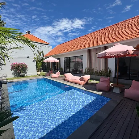 Designer Modern Villa Sleeps 8